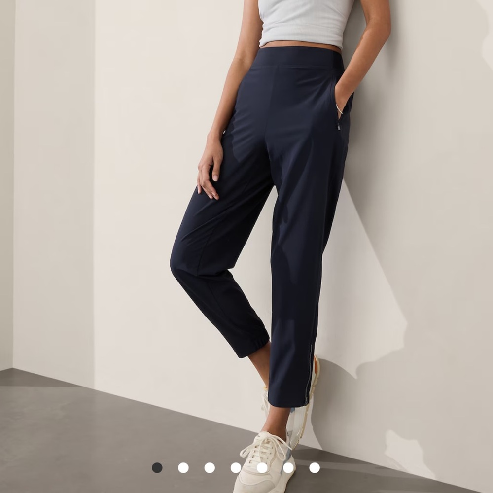 Athleta 6P Navy Mid Rise Brooklyn Jogger - Navy